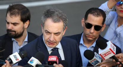 Former Spanish Prime Minister José Luis Rodríguez Zapatero talks to the media before attending Venezuela’s government and opposition coalition meeting in Santo Domingo.