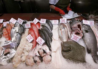 The price of fresh fish dropped in March.
