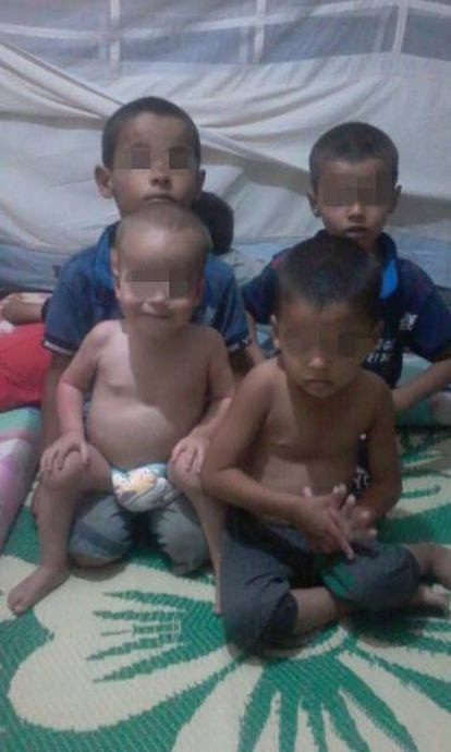 Four Spanish orphans in the Al Roj camp for ISIS family members last June.