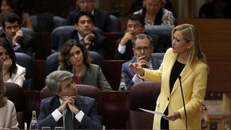 Madrid Premier Cristina Cifuentes (right).