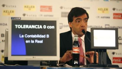 Then-Real Sociedad president Ika&ntilde;i Badiola at a 2008 press conference. The logo reads: &quot;Zero tolerance with La Real&#039;s illegal accounts.&quot; 