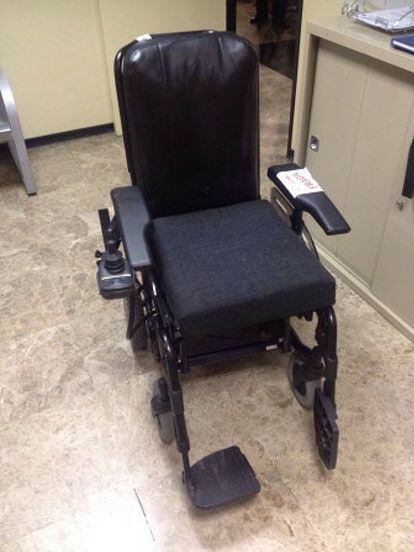 A Spaniard arriving from Bolivia had requested wheelchair assistance. When police checked the chair, they found nine bags of cocaine weighing 15.3 kilogram hidden around it.