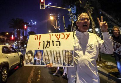 Demonstration against Netanyahu in Tel Aviv on Saturday, October 28.