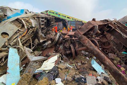 Deadly Indian rail crash shifts focus from new trains to safety