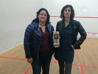 Squash players Maribel Toyos and Elisabet Sadó.