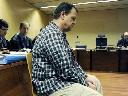Joan Vila in court in Girona on Tuesday just before knowing the jury&#039;s guilty verdict against him. 