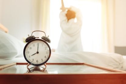 There are many factors that explain why some people don't need an alarm to wake up in the morning