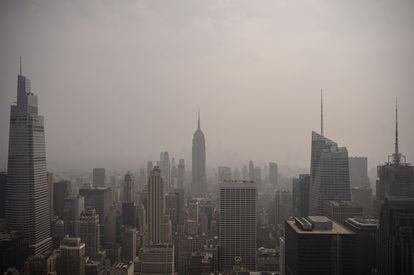 A general view shows the Manhattan city skyline during heavy smog brought by wildfire smoke from Canada
