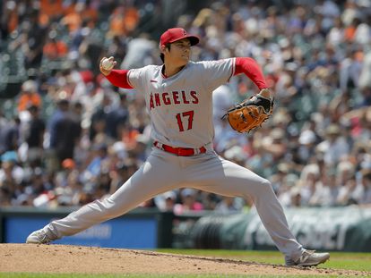 Los Angeles Angels starting pitcher Shohei Ohtani (17) pitches in the fourth inning against the Detroit Tigers at Comerica Park.