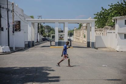 A general strike saw the streets of the Haitian capital, Puerto Príncipe, empty on Monday.