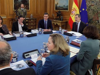 King Felipe VI presides the meeting of the Spanish Security Council.