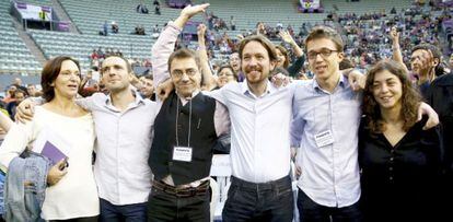 Podemos leader Pablo Iglesias (center) with his team.