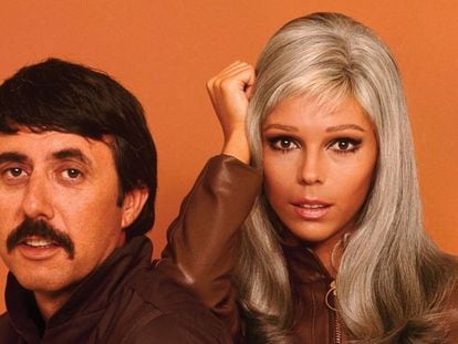 Lee Hazlewood and Nancy Sinatra in a promotional image for the album ‘Nancy & Lee’ from 1968.