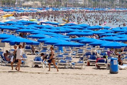 The beach in Benidorm: has tourism reached the saturation point?