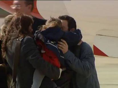 Javier Espinosa and Ricardo García Vilanova arrive in Madrid after being held in Syria for 194 days.
