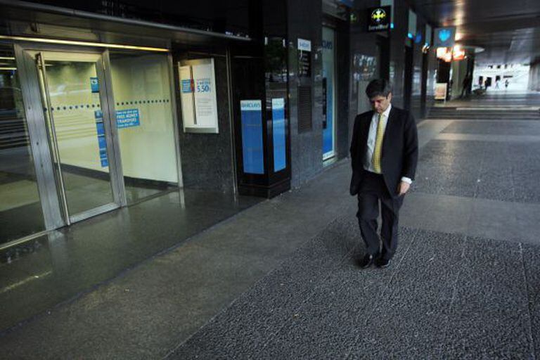 Martinsa-Fadesa chairman Fernando Martín leaves the company’s headquarters after the firm’s bankruptcy.