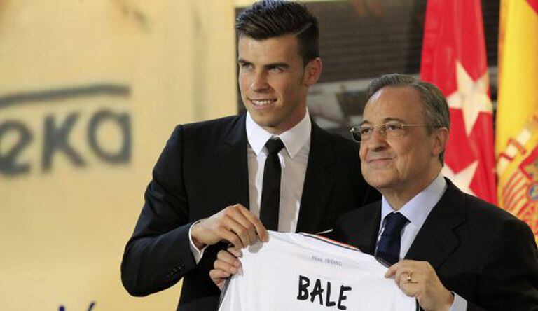 Florentino Pérez and Gareth Bale during the player's presentation at the Santiago Bernabéu.