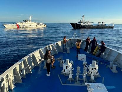 Chinese coast guard and suspected Chinese militia ship block the Philippine coast guard ship BRP Cabra.