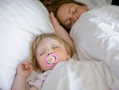 Having appropriate bedtime patterns helps your child snore less.