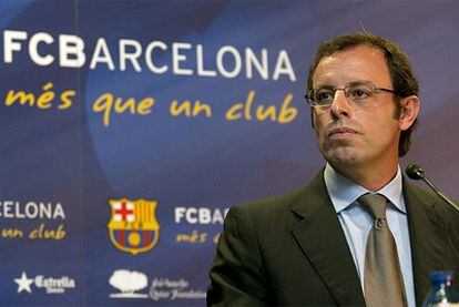 Sandro Rosell, president of Barcelona, at the press conference.