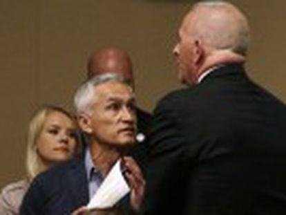 Leading Univision journalist Jorge Ramos had been trying to ask Republican front-runner about his immigration views