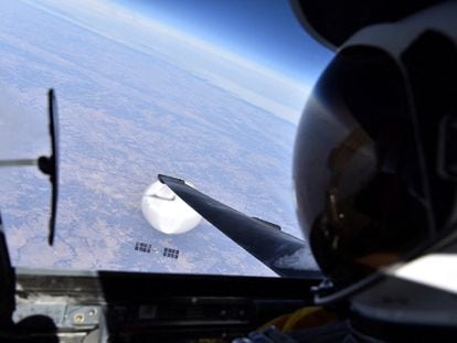 A US Air Force U-2 pilot looks down at the suspected Chinese surveillance balloon as it hovers over the central continental United States on February 3, 2023.