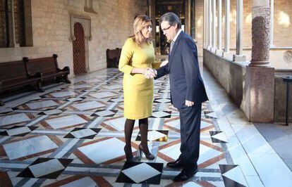 Susana Díaz and Artur Mas before their meeting on Monday.