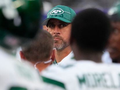New York Jets quarterback Aaron Rodgers (8) on the sidelines against the New York Giants at MetLife Stadium on Aug 26, 2023.