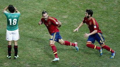 Jes&eacute; celebrates his last-minute goal against Mexico in Istanbul.