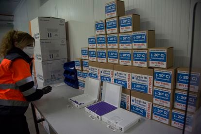 Covid-19 vaccines in storage in Madrid before their distribution. 