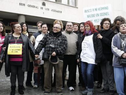 Members of Bebes Robados outside a Madrid court this month in protest over the slow judicial progress in the multiple-case investigation.