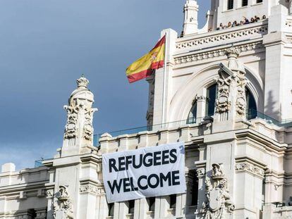 The banner hanging from Madrid City Hall.