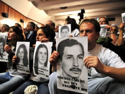 Families of the victims of the Trelew massacre await the verdicts on Monday.