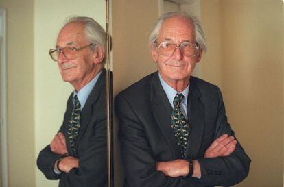 Raymond Carr photographed in Madrid in 2001.