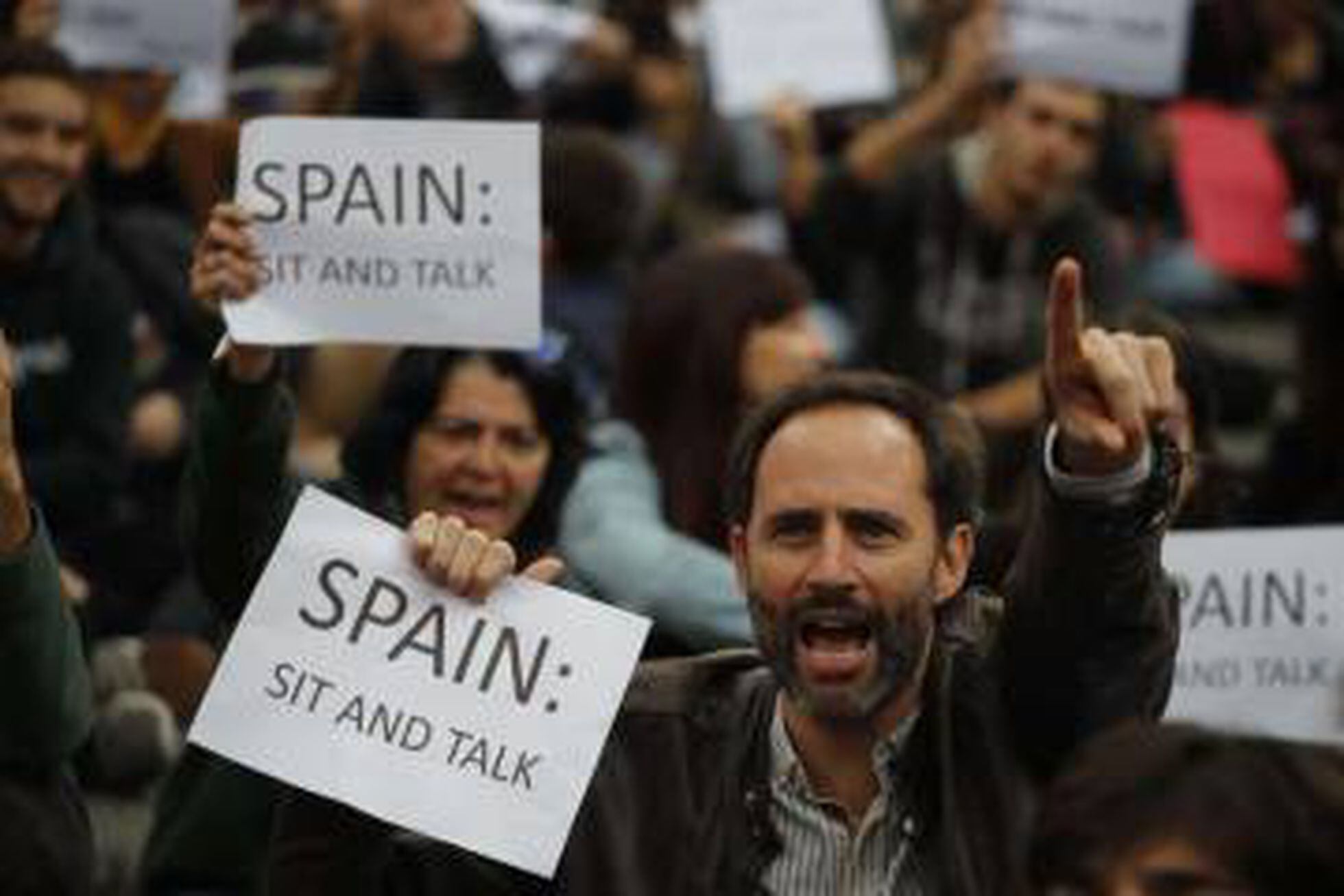 Catalan Independence: In Surprise Barcelona Visit, Spanish PM Warns ...