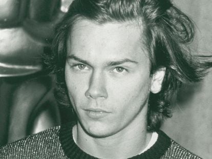 Actor River Phoenix arrives at the Oscar nominees luncheon in 1989.