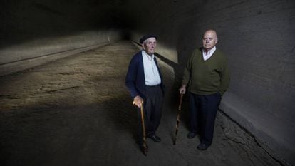 Manuel Pelayo (left), 93, and Manuel Trueba (right), 83, two residents of Vega de Pas in the Cantabria region who participated in the construction of the Engaña tunnel.