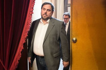 ERC leader Oriol Junqueras (l) wants Artur Mas (r) to call early elections in the coming days or weeks.