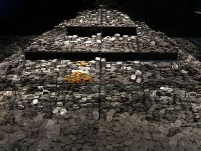 Thirty thousand silver coins from the Mercedes are on display at the National Archeology Museum in Madrid.