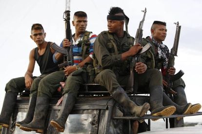 A group of rebel soldiers arrives at El Diamante to attend the last FARC conference.