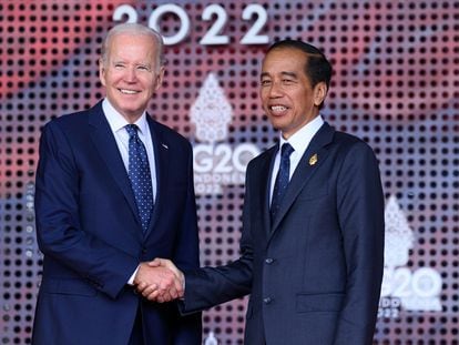 Indonesian President Joko Widodo greets US President Joe Biden during the G20 summit in Bali.