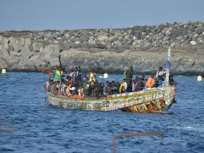 A migrant boat carrying 316 people arrives at the port of La Restinga, in the Spanish island of El Hierro, on Monday.