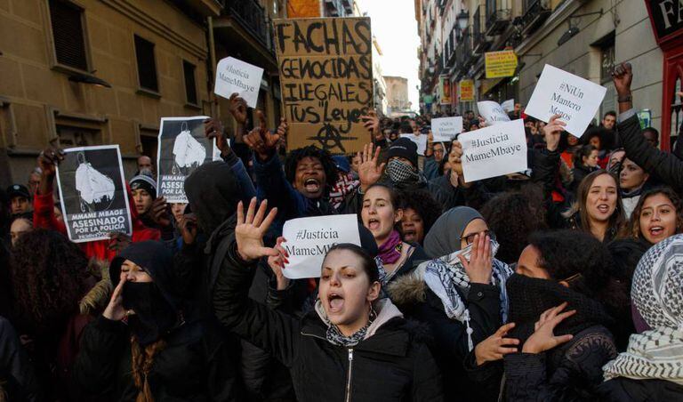 Protests on Friday in Lavapiés over the death of the Senegalese man.