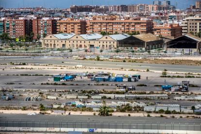 View of the abandoned Valencia Formula 1 circuit, close to the city’s port, now occupied by shacks built with fences from the original infrastructure.