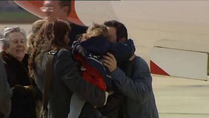 Javier Espinosa and Ricardo García Vilanova arrive in Madrid after being held in Syria for 194 days.