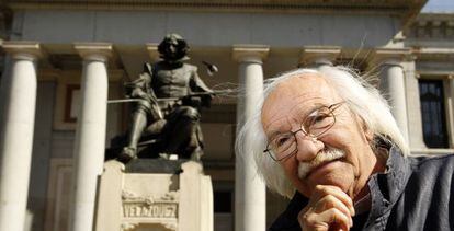 Erik outside the Prado. The museum said no to a photo inside - "It doesn't surprise me," he says.