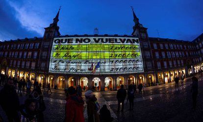 A Podemos projection in Plaza Mayor, Madrid.