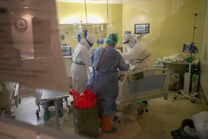 The intensive care unit at the Gregorio Marañón hospital in Madrid, in April.