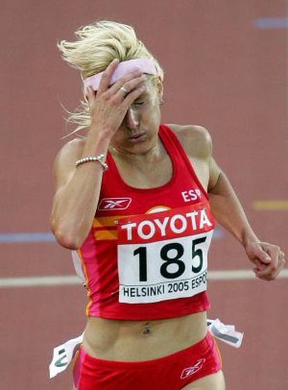 Marta Domínguez runs in Helsinki in 2005.