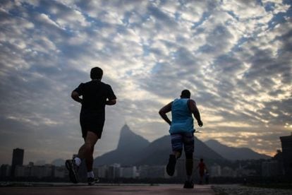 Two men out running in Rio de Janeiro.
